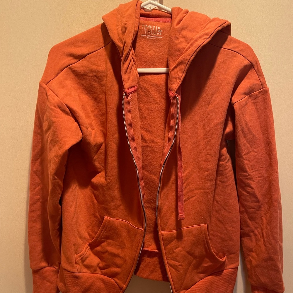 Coral zip-up hoodie 🤍